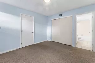 612 Executive Center Dr, West Palm Beach, FL 33401 - Photo 22