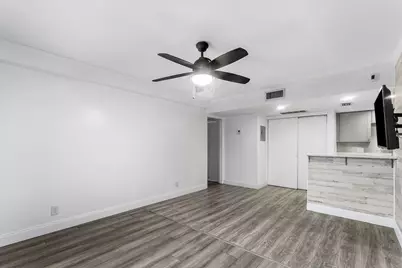 612 Executive Center Drive #107, West Palm Beach, FL 33401 - Photo 12