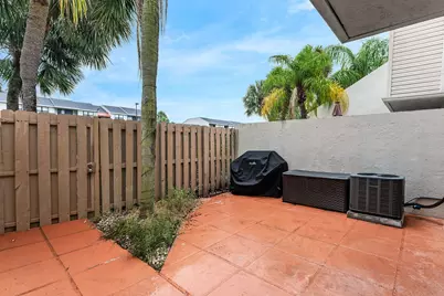 612 Executive Center Drive #107, West Palm Beach, FL 33401 - Photo 2