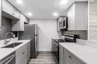612 Executive Center Dr, West Palm Beach, FL 33401 - Photo 14