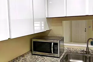 1014 Twin Lakes Dr, Coral Springs, FL 33071 - Photo 4