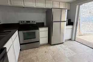 9640 NW 65th St, Tamarac, FL 33321 - Photo 4