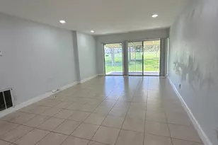 9640 NW 65th St, Tamarac, FL 33321 - Photo 6