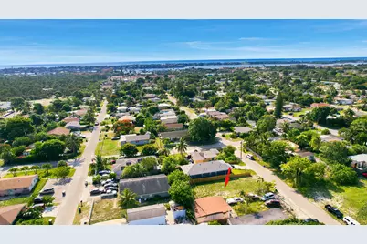 1141 Peak Road, Lake Worth, FL 33462 - Photo 10