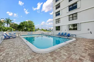 911 Ocean Dr, North Palm Beach, FL 33408 - Photo 22