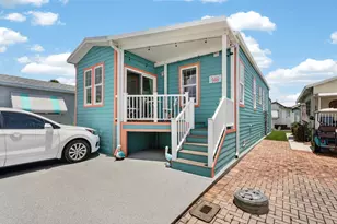 946 Nettles Blvd, Jensen Beach, FL 34957 - Photo 1