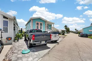 946 Nettles Blvd, Jensen Beach, FL 34957 - Photo 2