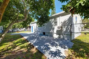305 N 13th St, Fort Pierce, FL 34950 - Photo 14