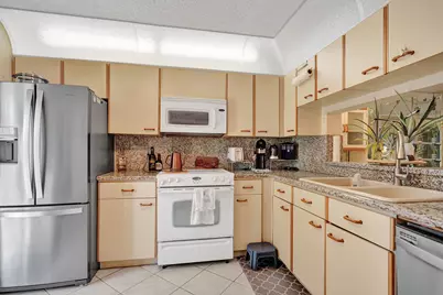 5201 W Club Circle #103, Boca Raton, FL 33431 - Photo 2