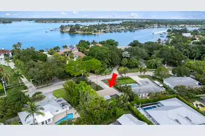 201 W Riverside Drive, Jupiter, FL 33469 - Photo 2