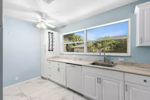 201 W Riverside Dr, Jupiter, FL 33469 - Photo 10