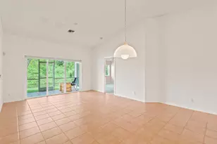 10432 Lake Vista Cir, Boca Raton, FL 33498 - Photo 10