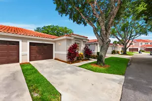 10432 Lake Vista Cir, Boca Raton, FL 33498 - Photo 2