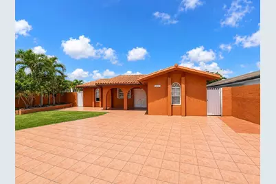 4210 W 10th Court, Hialeah, FL 33012 - Photo 2