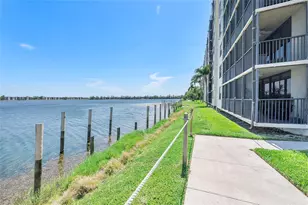 105 Lake Emerald Dr, Oakland Park, FL 33309 - Photo 22
