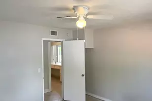 420 NE 24th St, Boca Raton, FL 33431 - Photo 16