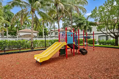 7920 Catalina Circle, Tamarac, FL 33321 - Photo 18