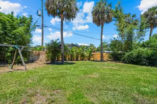 520 SE Dolphin Dr, Stuart, FL 34996 - Photo 30