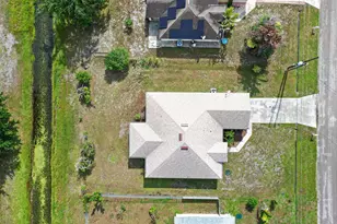522 SW McComb Ave, Port Saint Lucie, FL 34953 - Photo 6