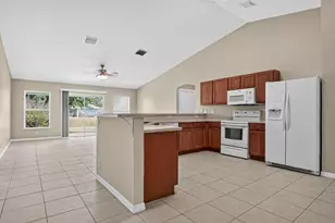 522 SW McComb Ave, Port Saint Lucie, FL 34953 - Photo 4