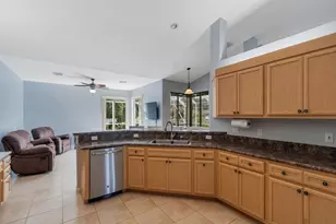 2101 SW Alloway Ave, Port Saint Lucie, FL 34953 - Photo 10