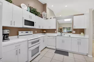 5590 Royal Lake Cir, Boynton Beach, FL 33437 - Photo 16