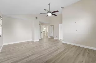 10425 Buena Ventura Dr, Boca Raton, FL 33498 - Photo 16