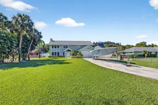 6701 Hillside Ln, Lake Worth, FL 33462 - Photo 2