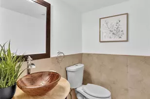 3675 N Country Club Dr, Aventura, FL 33180 - Photo 10