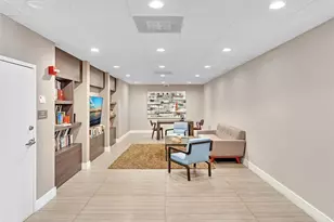 3675 N Country Club Dr, Aventura, FL 33180 - Photo 18