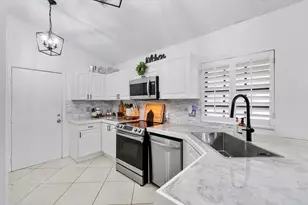 6852 Bitterbush Pl, Boynton Beach, FL 33472 - Photo 8