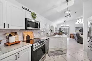 6852 Bitterbush Pl, Boynton Beach, FL 33472 - Photo 10
