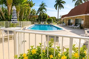 5570 Tamberlane Cir, Palm Beach Gardens, FL 33418 - Photo 12