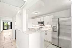 8 Royal Palm Way, Boca Raton, FL 33432 - Photo 6