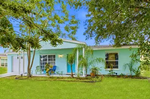 1010 SE Euclid Ln, Port Saint Lucie, FL 34983 - Photo 6