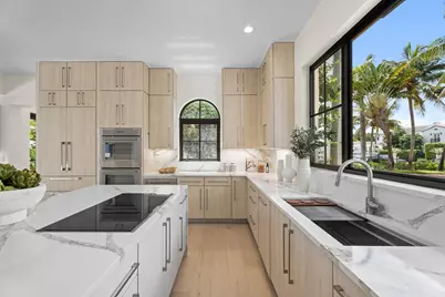 257 E Lakewood Road, West Palm Beach, FL 33405 - Photo 18