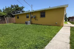 442 N Cocoanut Rd, Pahokee, FL 33476 - Photo 4