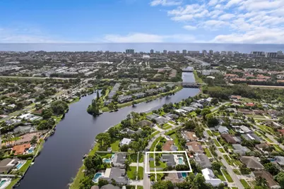 124 Oregon Lane, Boca Raton, FL 33487 - Photo 2