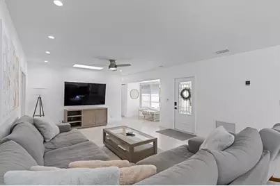 124 Oregon Lane, Boca Raton, FL 33487 - Photo 6