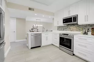 15451 Pembridge Dr, Delray Beach, FL 33484 - Photo 2