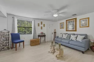 754 Hibiscus Dr, Royal Palm Beach, FL 33411 - Photo 10