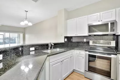 6527 Catalina Lane, Tamarac, FL 33321 - Photo 8