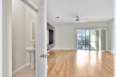 6527 Catalina Lane, Tamarac, FL 33321 - Photo 10