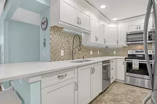 125 S Ocean Ave, Palm Beach Shores, FL 33404 - Photo 2