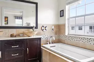 2725 NE 8th Ave, Wilton Manors, FL 33334 - Photo 18