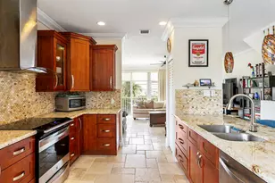 2725 NE 8th Ave, Wilton Manors, FL 33334 - Photo 6