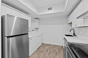 56 W 12th St, Riviera Beach, FL 33404 - Photo 6