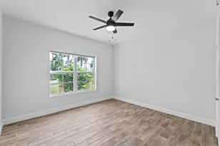 56 W 12th St, Riviera Beach, FL 33404 - Photo 12