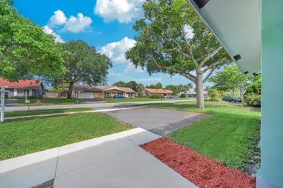 1941 SW 73rd Avenue, Plantation, FL 33317 - Photo 6