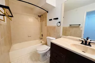 809 NE 199th St, Miami, FL 33179 - Photo 16